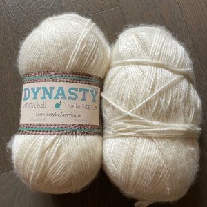 Dynast Mega Ball Acrylic Yarn 615 yds/11 Oz